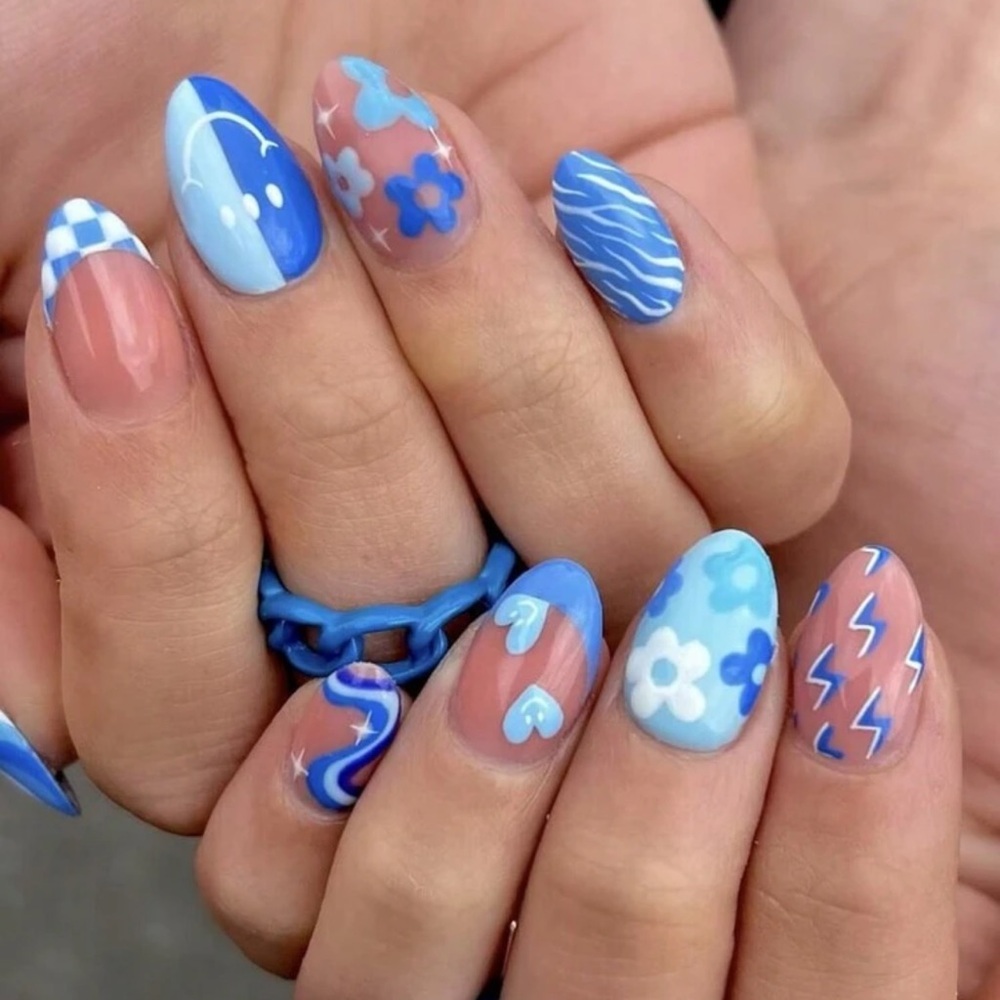 24pcs Instantly Upgrade Your Look With Long Almond Fake Nails,Blue Flower Love